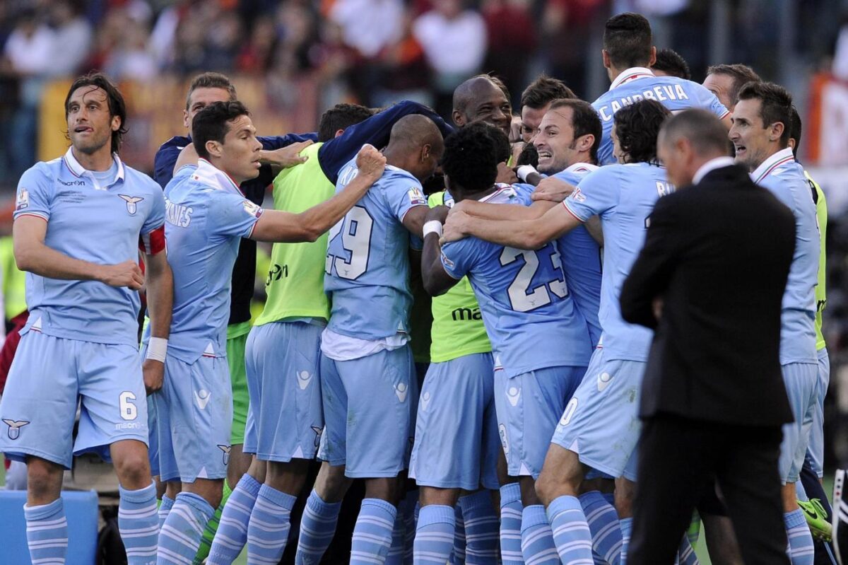 La Lazio festeggia la vittoria della Coppa Italia del 26 maggio 2013 - I giocatori che si abbracciano