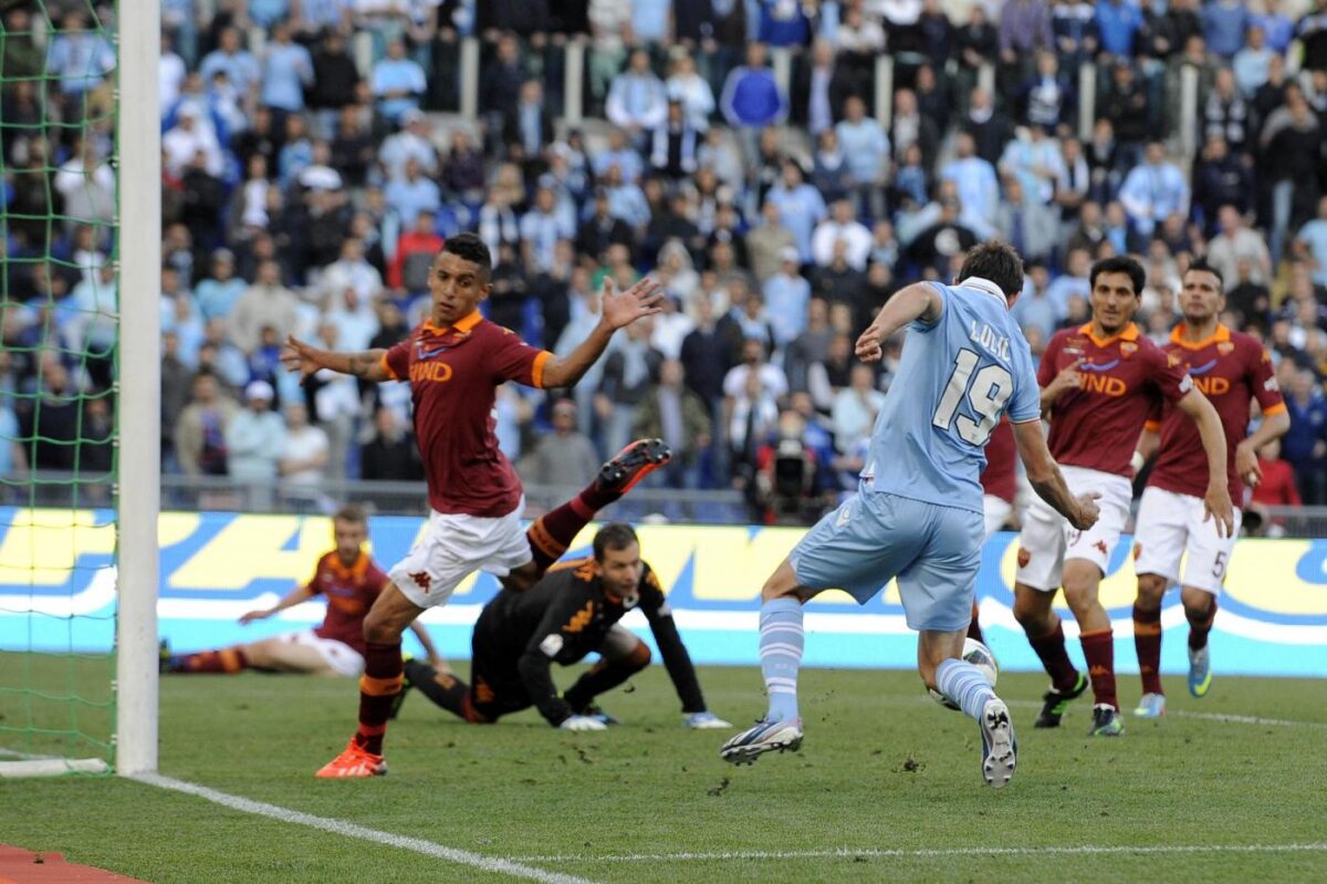 Senad Lulic segna il gol decisivo del derby della finale di Coppa Italia tra Lazio e Roma del 26 maggio 2013