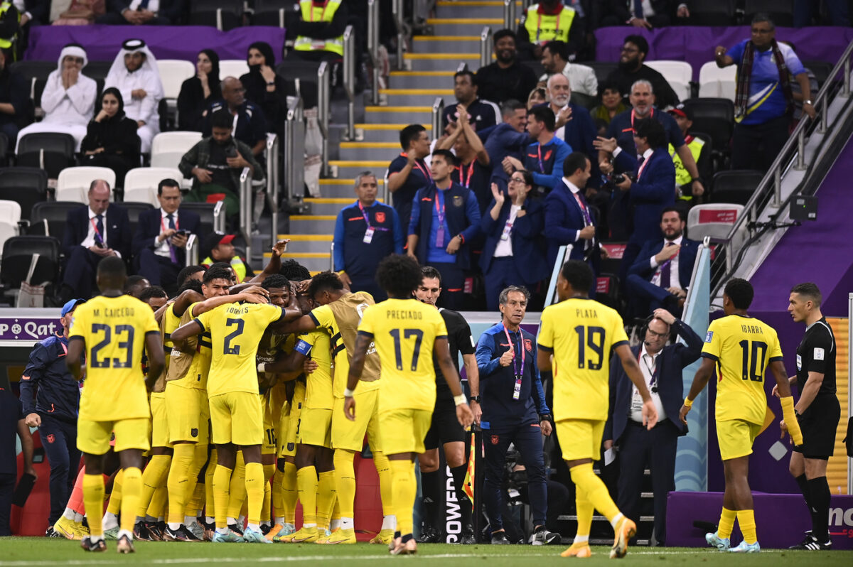 L'Ecuador esulta dopo lo 0-2 contro il Qatar