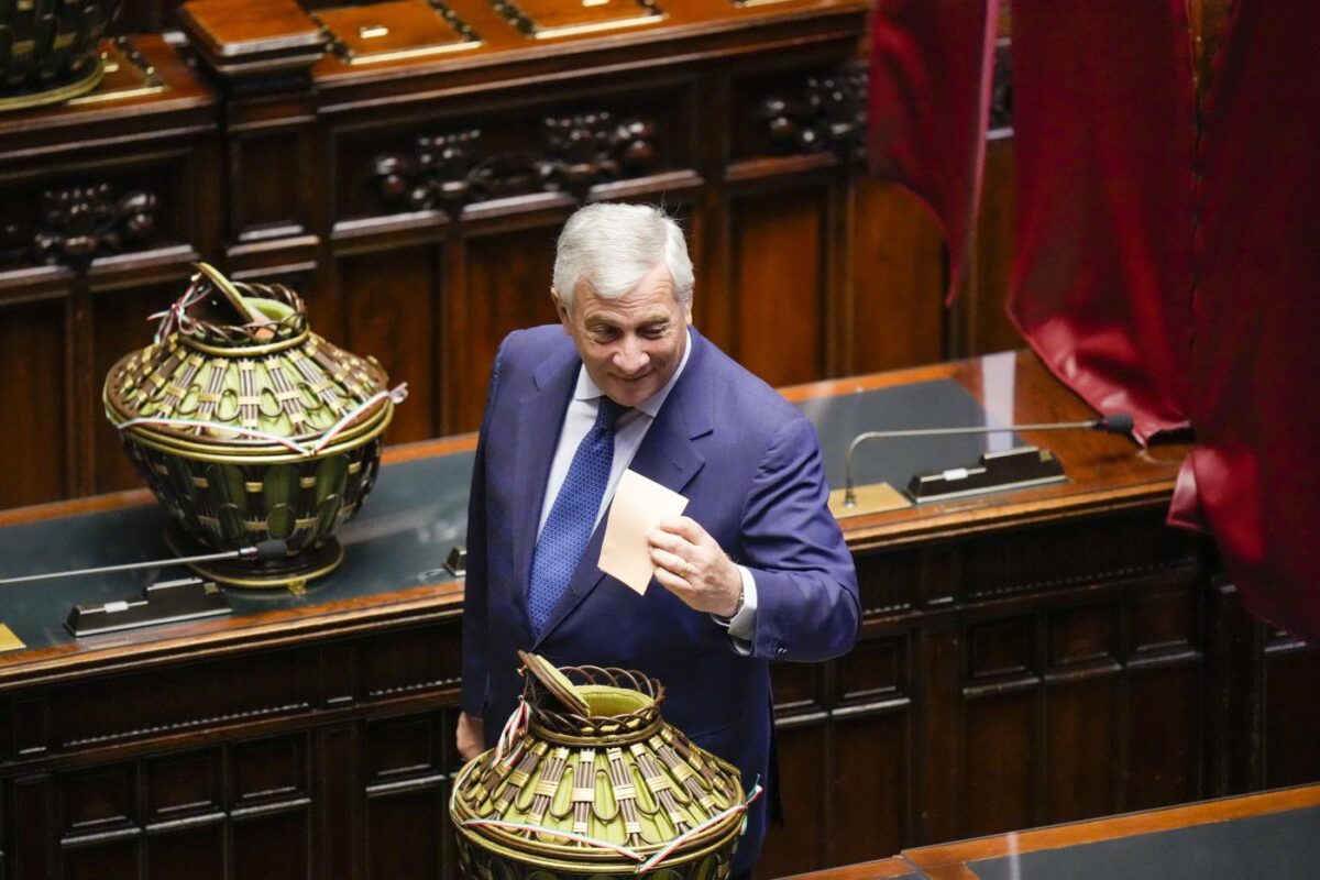 Antonio Tajani in parlamento