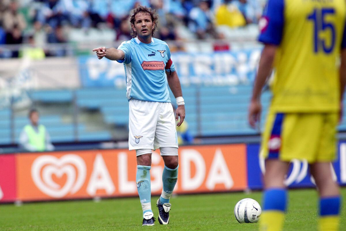 Sinisa Mihajlovic con la maglia della Lazio