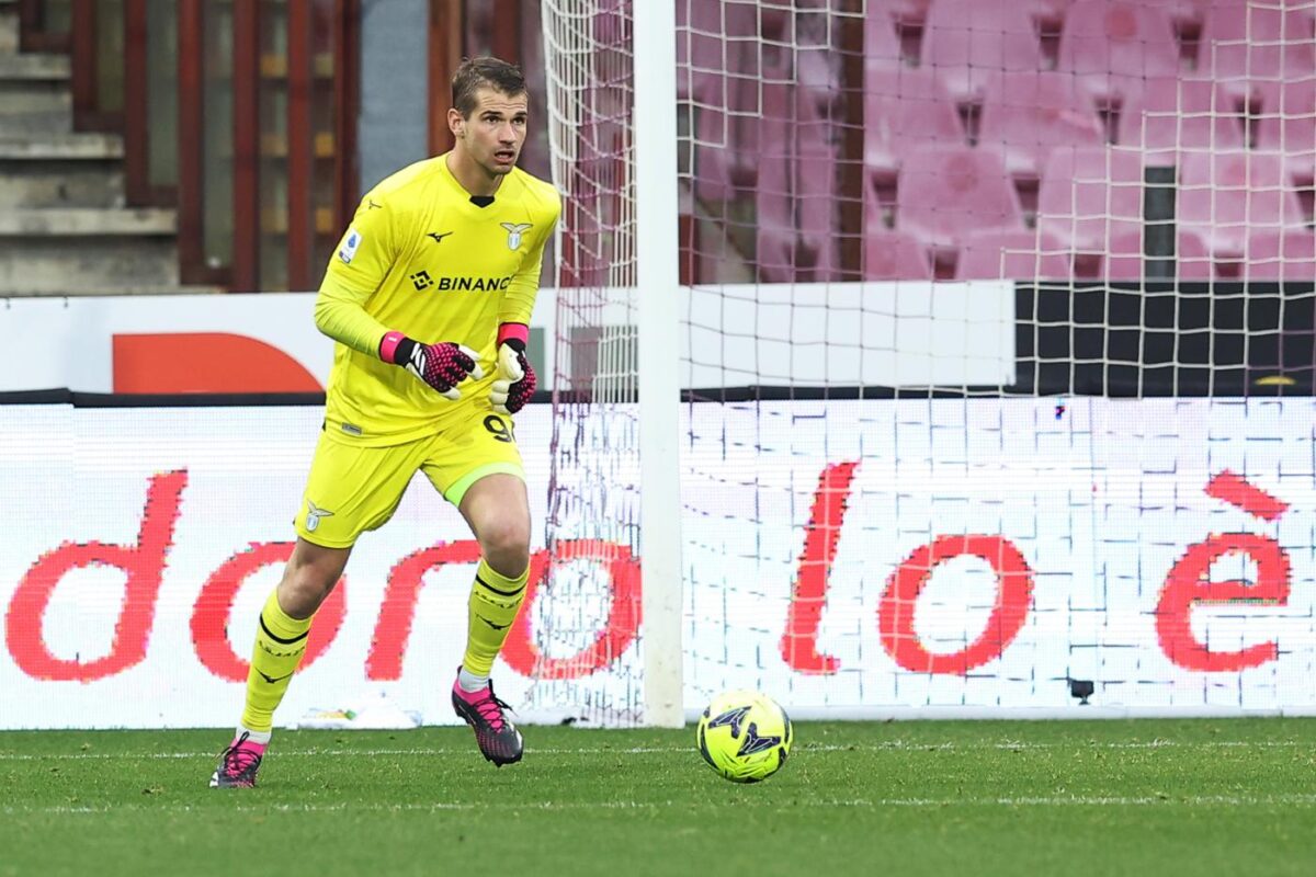 Ivan Provedel in azione durante Salernitana - Lazio