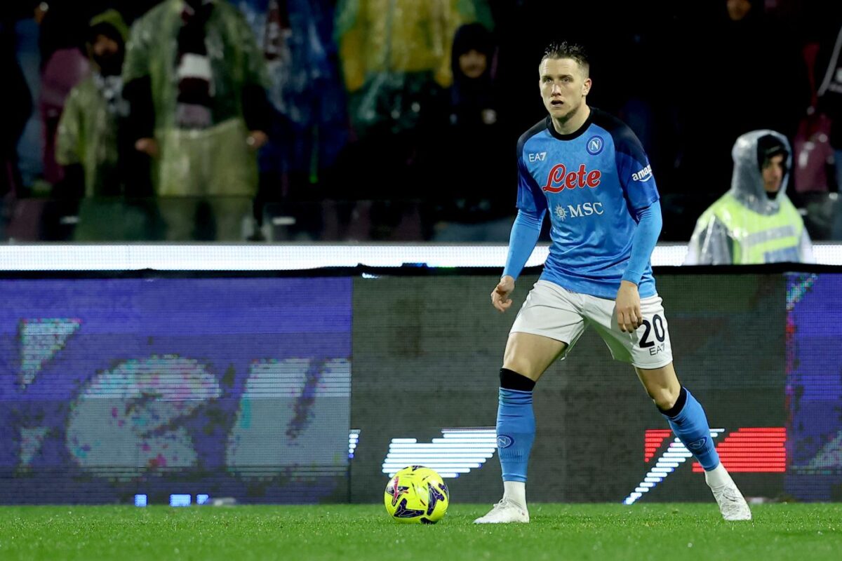 Zielinski in azione con il Napoli: Sarri lo vorrebbe alla Lazio
