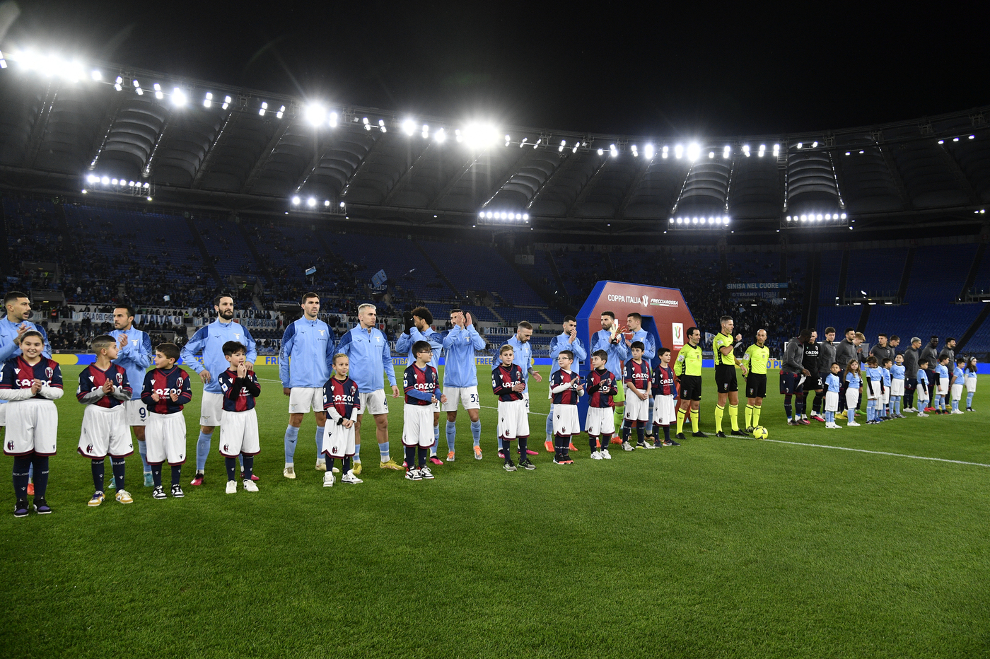 Lazio e Bologna prima della sfida di Coppa Italia