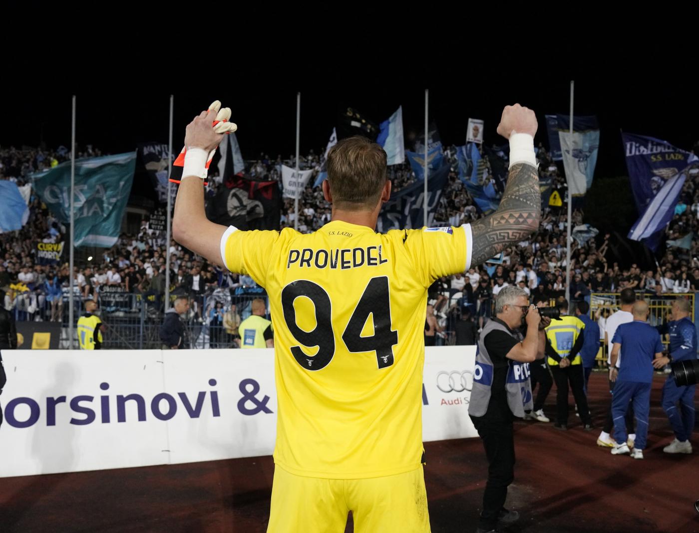 Ivan Provedel con i tifosi della Lazio
