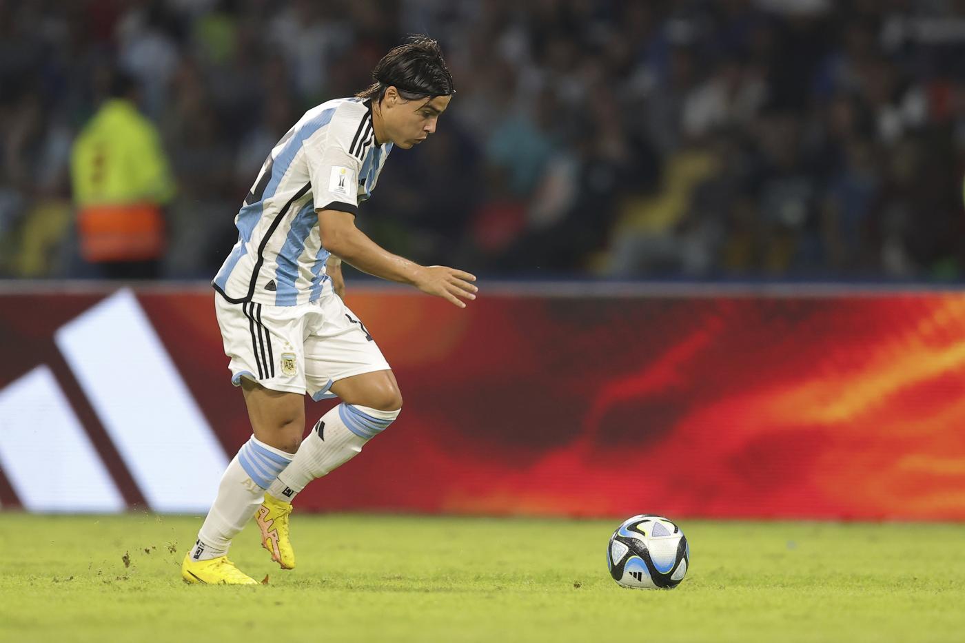Luka Romero con la maglia dell'Argentina