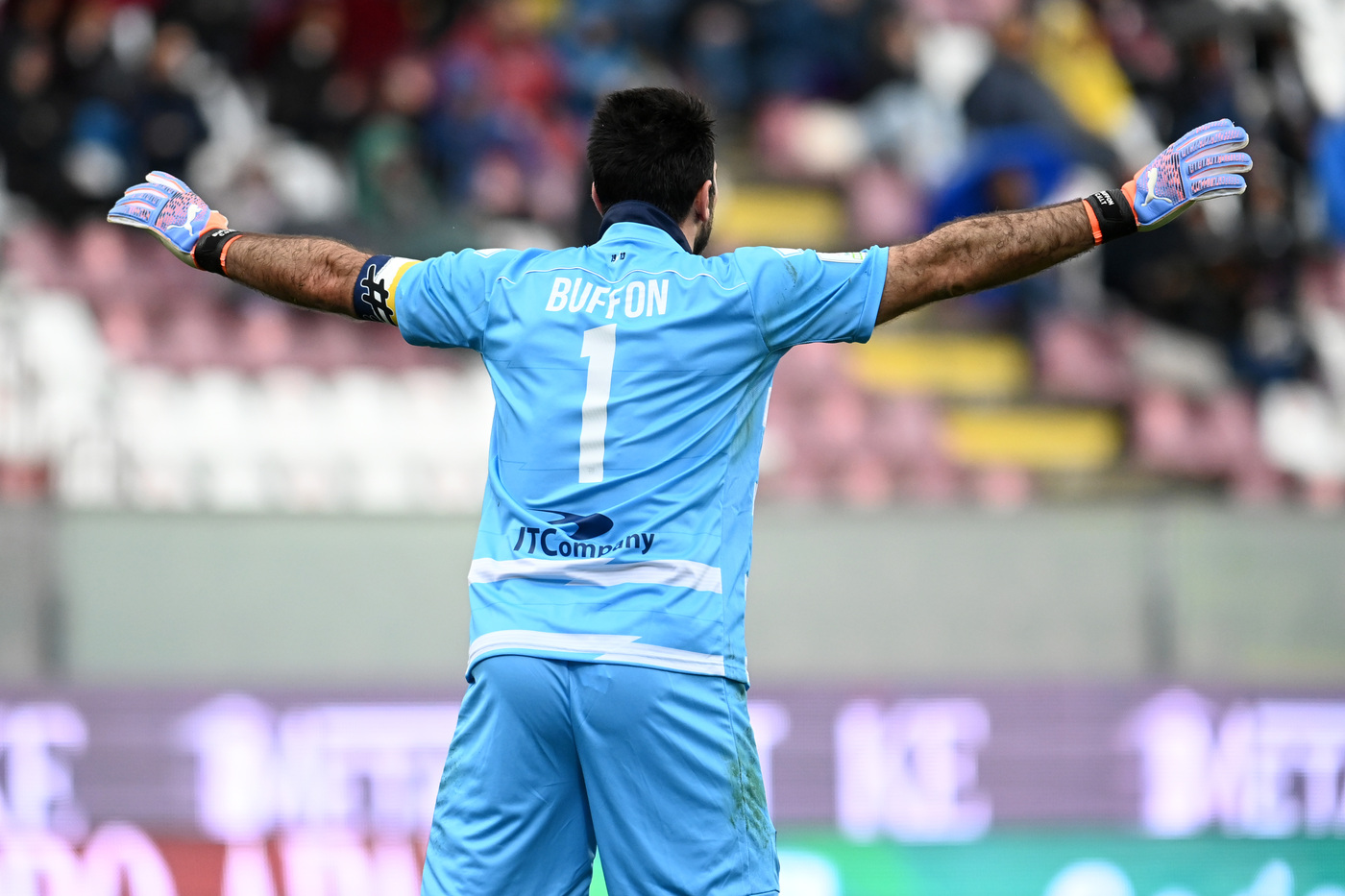 Gigi Buffon con la maglia del Parma