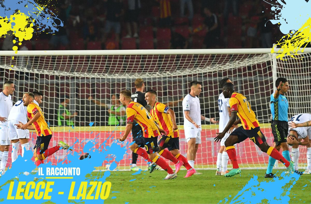 I giocatori del Lecce esultano per il gol alla Lazio