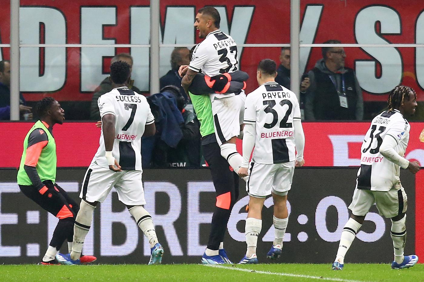 LìUdinese esulta dopo il gol al Milan