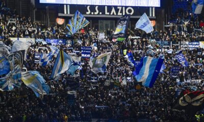 Tifosi della Lazio allo Stadio Olimpico di Roma