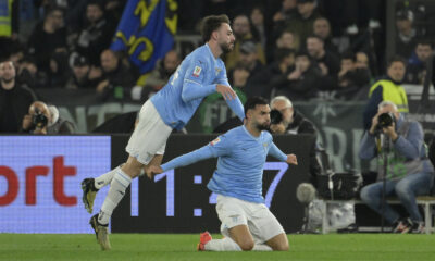 Mario Gila esulta dopo un gol della Lazio