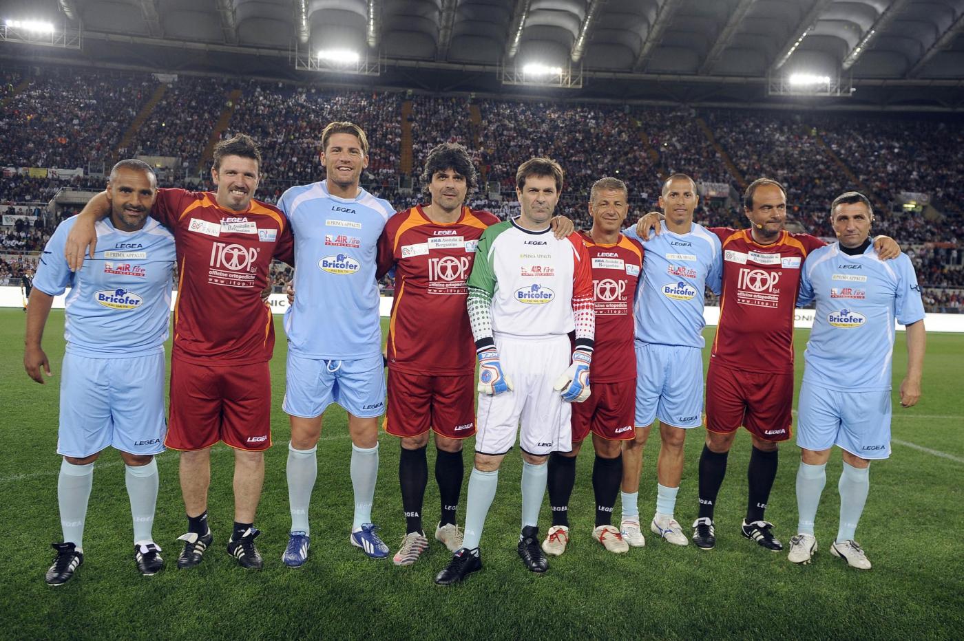 Giuseppe Giannini e altri calciatori al Derby del cuore