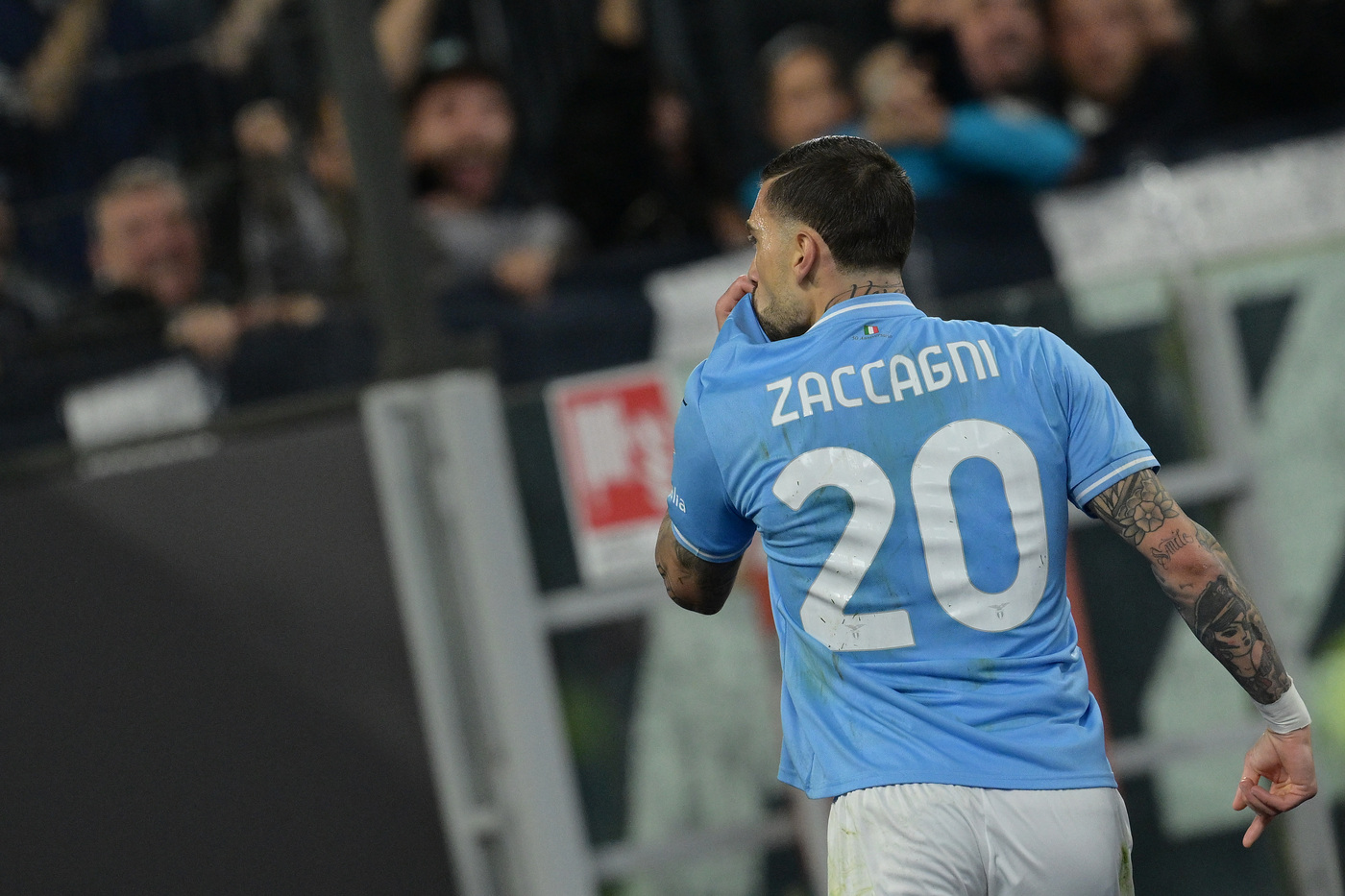 Zaccagni esulta dopo il gol al Verona